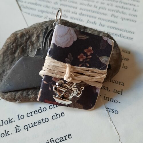 Book-charm: ciondolo a forma di libro con charm - immagine 2